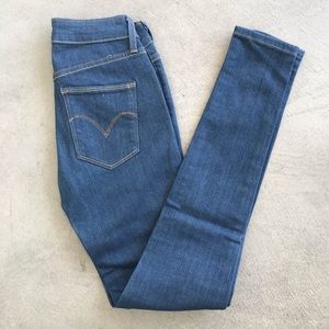 Levi’s blue denim high rise stretch legging- sz 24